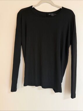 Beyond Yoga Black Long Sleeve Crew Tee
